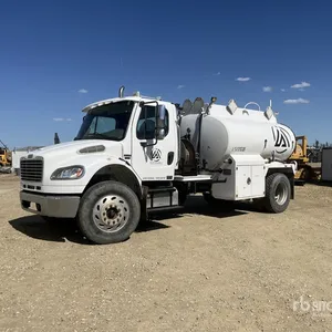 2006 Freightliner M2 106 4x2 Pressure Truck