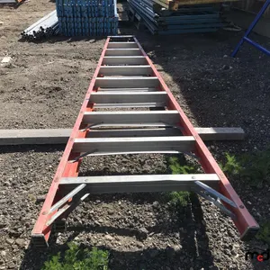 AR-665-10C 10' Fiberglass Ladder
 UNRESERVED