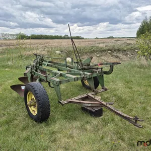 John Deere 4-Bottom Plow
 UNRESERVED
