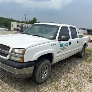 2004 Chevrolet 2500 4x4 Crew Cab Pickup