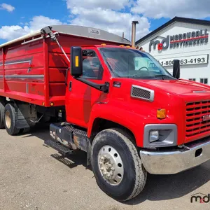 2005 GMC C8500 T/A Grain Truck 
 UNRESERVED