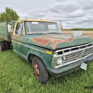1977 Ford Custom 1-Ton Grain Truck (Non-Runner)
 UNRESERVED