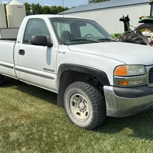 1999 GMC Sierra 2500 SL 4x4 Reg cab truck, VIN: 1GTGK24U8XE548567, Owner: Glenelg Farms Ltd., Seller: Fraser Auction _________________________________