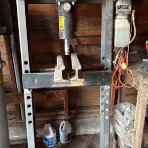 Signature Series Select 30 ton hyd shop press