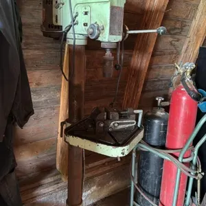 I.S.L. drill press w/ drill press vice
