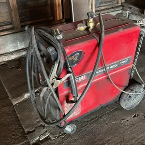 Lincoln Power Mig 255 mig welder w/ gas attachment