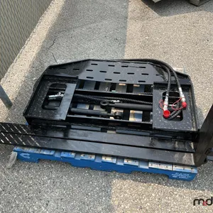 GIYI Skid Steer Side Shift Forks
 UNRESERVED