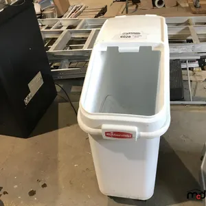 Rubbermaid Rollable Commercial Ingredient Bin
 UNRESERVED