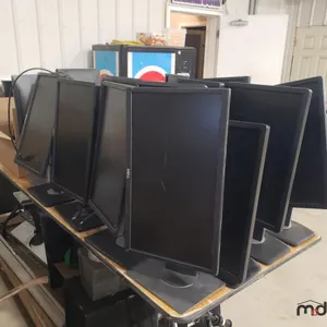 Misc. Computer Monitors (Approx. 19 in Total)
 UNRESERVED