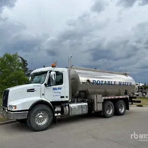 2013 Volvo VHD 3500 gal 6x4 Potable Water Truck