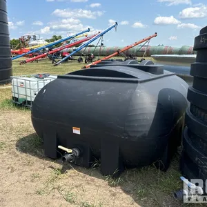 950 gal Poly Water Tank