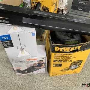DeWalt Shop Vac (No Hose), Air Compression Boots and (2) LED Lights
 UNRESERVED