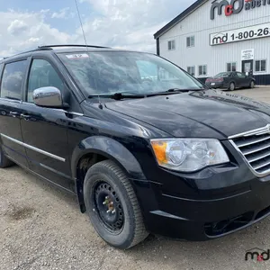 2009 Chrysler Town and Country Minivan
 UNRESERVED