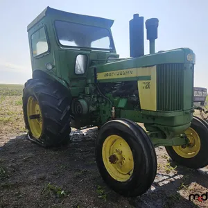 John Deere 720 Diesel Tractor
 UNRESERVED