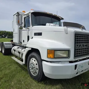 1999 Mack E7-460 Semi Truck