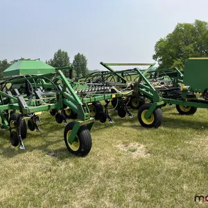 John Deere 787 Air Cart w/ 1993 John Deere 610 Drill
