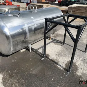 500-Gallon S.S. Tank w/ Stand
 UNRESERVED