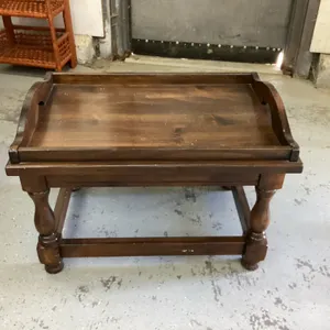 COFFEE/END TABLE WITH REMOVABLE TRAY