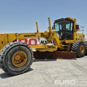 2011 Komatsu GD825A-2 