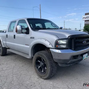 2004 Ford F250 SD XLT Crew Cab Truck