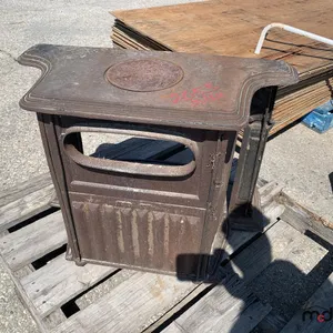 Antique Fire Place
 UNRESERVED