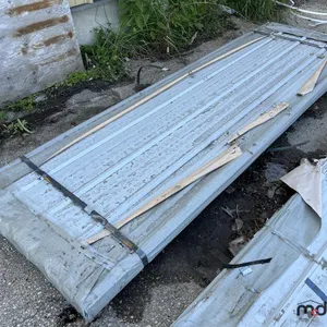 Lift of (100) 118'' Metal Siding Sheets
 UNRESERVED