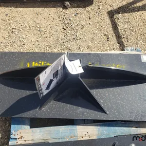 Landhonor UHA-16-3000G Skid Steer Utility Hitch Adapter 2" Receiver
 UNRESERVED