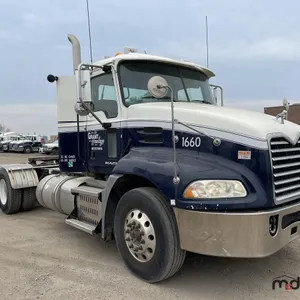 2015 Mack CXU613 T/A Day Cab Semi Truck