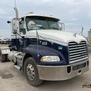 2015 Mack CXU613 T/A Day Cab Semi Truck