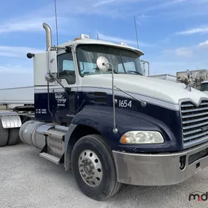 2015 Mack CXU613 T/A Day Cab Semi Truck