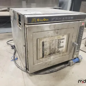 Mc Q-ing Microwave/Oven
 UNRESERVED