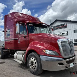 2013 International 122 T/A Sleeper Semi Truck