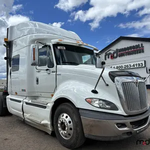 2012 International 122 T/A Sleeper Semi Truck