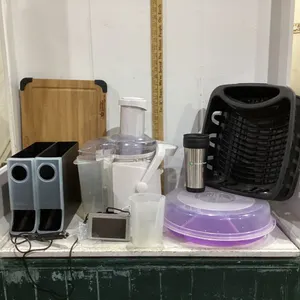 BOX OF MISC HOUSEHOLD ITEMS - JUICEMAN JUICER, KEURIG POD HOLDERS, DISH DRYING RACKS