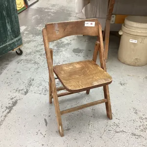 SMALL FOLDING KIDS CHAIR