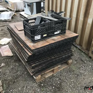 Pallet of Snap Together Plastic Flooring w/ Extra Attachment Pieces
 UNRESERVED