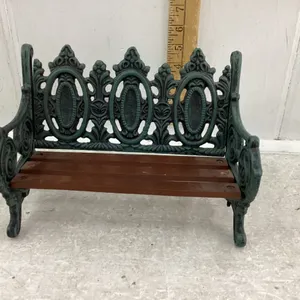 MINIATURE  PARK BENCH