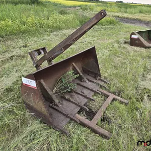 Antique Leon's Front End Loader
 UNRESERVED