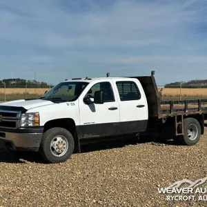 2013 CHEVROLET 3500HD CREW CAB FLATBED TRUCK