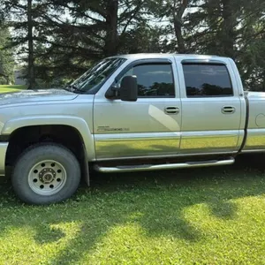 2004 GMC Sierra 2500 HD SLE Crew cab pickup truck, 181,479 km showing, VIN:  1GTHK23214F188472, Owner: Trevor R Halwas, Seller: Fraser Auction _______