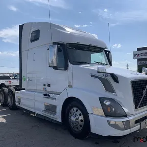 2018 Volvo VNL 670 T/A Sleeper Semi Truck