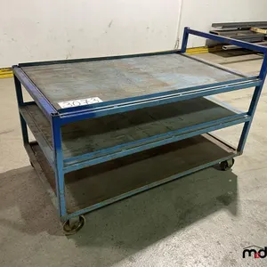 Chariot en acier roulant
 UNRESERVED