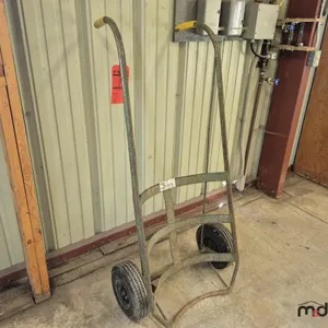 Metal Barrel Mover
 UNRESERVED