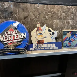 Assorted Bar Décor
 UNRESERVED