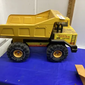 TONKA METAL DUMP TRUCK +