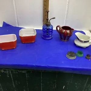 CREAMERS,PYREX SMALL CASSEROLES