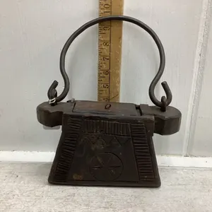 LITTLE WOODEN BOX WITH HINGED LID AND HANDLE