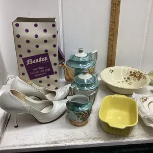 VINTAGE SHOES, TEAPOT W/MATCHING CREAM AND SUGAR