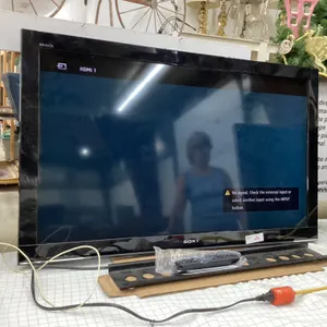 SONY BRAVIA 40" FLAT SCREEN TV W/ WALL MOUNT &amp; REMOTE