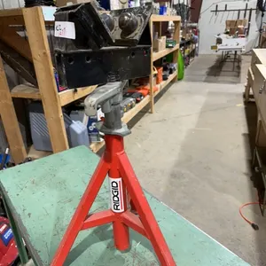 Rigid pipe stand
